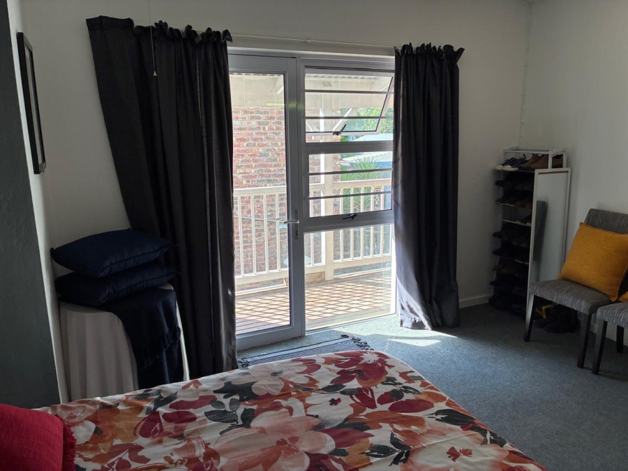 7 Bedroom Property for Sale in Heather Park Western Cape